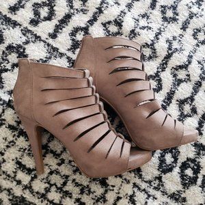 Fergalicious Brown Heels S:7